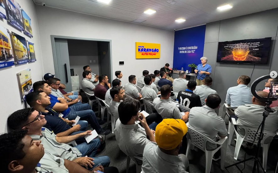 Mecânico trabalhando